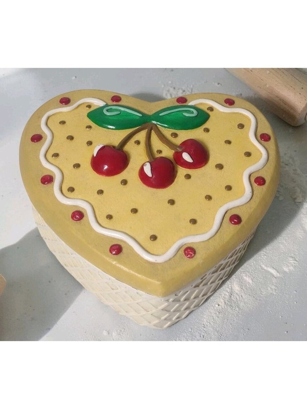 Mary Englebreit 2001 Cherry Pie Lidded Trinket Box Enesco Heart Farmhouse Vtg